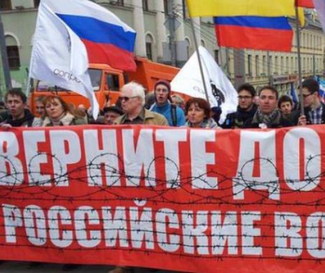 MOSCOVA. Zecii de mii de oameni în stradă, într-o manifestație PRO-UCRAINA și anti-Kremlin