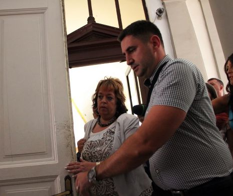 Profesorii șpăgari au indexat mita la Bac până la 2.000 €.