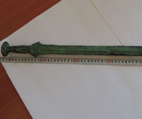 Trafic cu obiecte din EPOCA BRONZULUI. O sabie este vândută cu 20.000 de euro