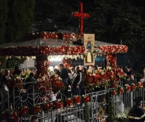 Câți bani face Sfânta Parascheva pentru capitala Moldovei. Vânzătorii de popcorn și vin fiert au dat lovitura