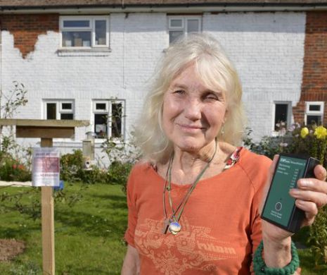 Crede că semnalele wi-fi o vor UCIDE. Cum şi-a renovat o BUNICUŢĂ casa, de teama RADIAŢIILOR