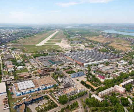 Cum se FABRICĂ un avion de LUPTĂ. Imagini din fabrica de la Iarkuțk, din RUSIA | FOTO