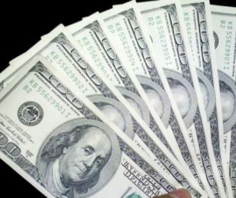 DOLARUL CÂŞTIGĂ teren în faţa LEULUI