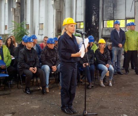 Elena Udrea, la fosta uzină Republica: România are nevoie de un președinte care să nu fie supus baronilor/ LIVE TEXT