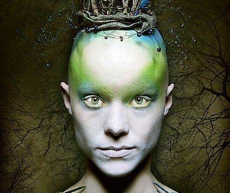 Femeia-EXTRATERESTRU. Scoate sunete POLIFONICE pe care nicio altă fiinţă umană nu le poate reproduce