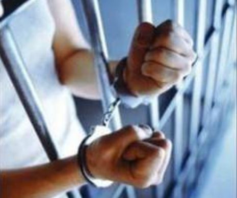 Fetiţă de 15 ani din Bucureşti, agresată sexual de prietenul mamei