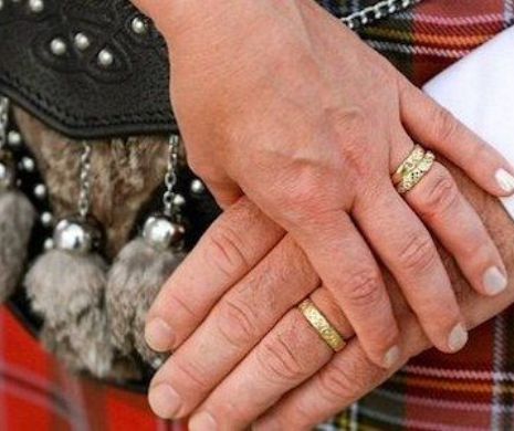 Gest INCREDIBIL făcut din dragoste. A petrecut mai bine de UN AN pentru a crea inelul pentru nuntă PERFECT. Ce a ieşit | FOTO