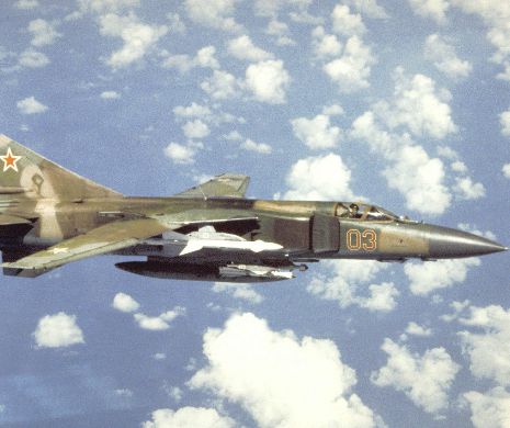 ISIS a CAPTURAT trei AVIOANE de vânătoare și își formează piloți