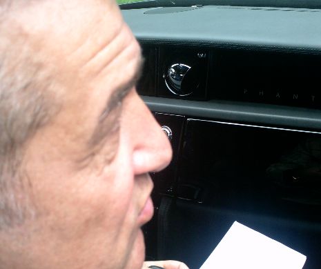 Lui Gigi Becali i-a fost frică să spună adevărul. Patronul Stelei a refuzat să jure pe Biblie