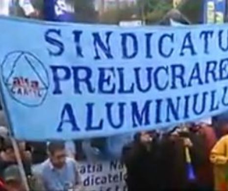 Mii de oameni protestează  Guvern, pentru a cere modificarea legislaţiei muncii