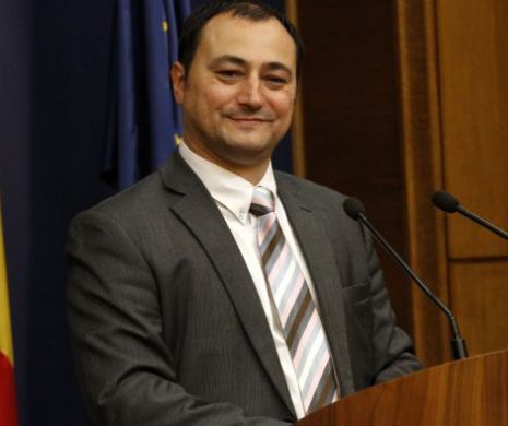 Mirel Palada JIGNEŞTE din nou jurnaliştii: "Nişte DOBITOCI"