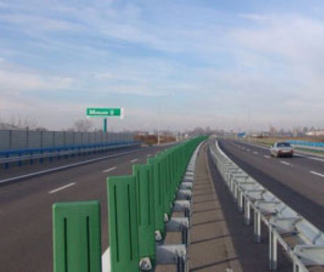 NEWS ALERT. Un tir s-a răsturnat pe Autostrada Soarelui, din cauza vântului puternic