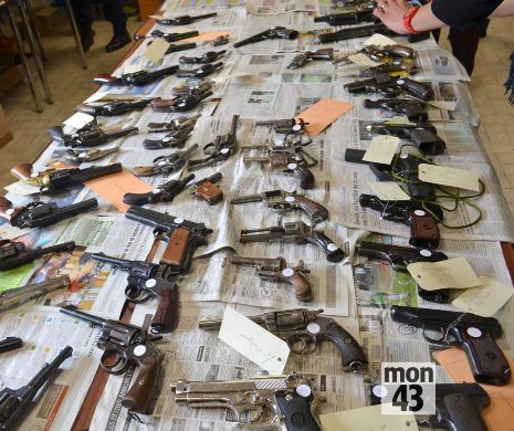 Pensionarul care avea un ARSENAL în casă. Deținea peste 2.000 de arme