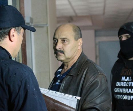 PROCUROR infractor. Cârstea a fost prins în FLAGRANT  în timp ce lua mită