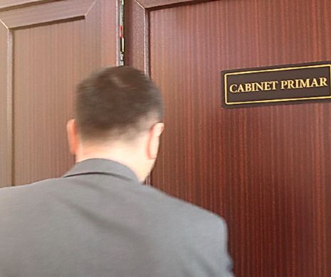 Procurorii DNA au descins în cabinetul primarului. Ancheta este în curs