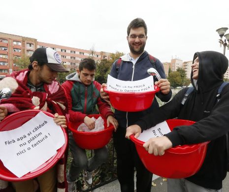 Protest al ACL București în fața Primăriei Capitalei pe tema furnizării căldurii și apei calde