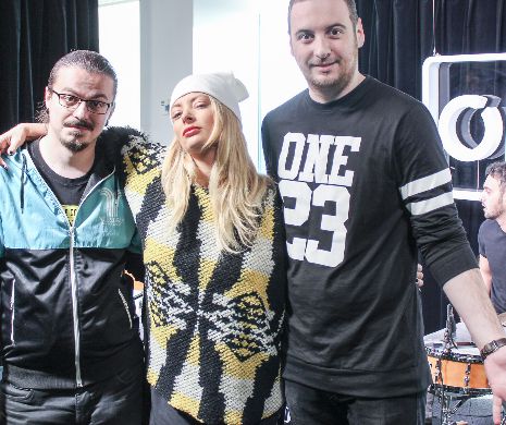 RUȘINICĂ! Delia Matache, descoperită în toaleta bărbaților