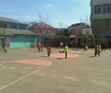 Tâlhărie în curtea unei şcoli din Constanţa