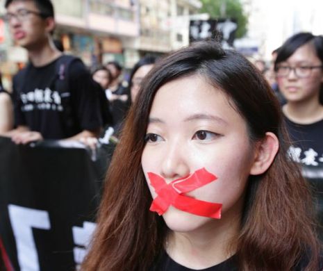 ULTIMATUM pentru studenții care protesteză la Hong Kong: Până luni DEBLOCAȚI străzile ocupate, altfel se vor lua ''toate măsurile necesare pentru a restabili ordinea socială''