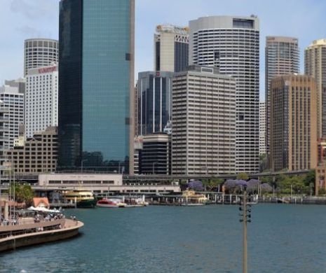 A zis că merge la cumpărături şi a fugit în Australia cu amantul, lăsând acasă şase copii