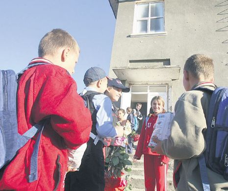 Abonamentele de transport, decontate simbolic pentru elevii navetiști