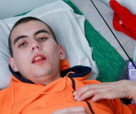 Cum a ajuns sa arate acum baiatul care ajunsese sa cantareasca doar 30 de kilograme dupa ce devenise dependent de etonobotanice