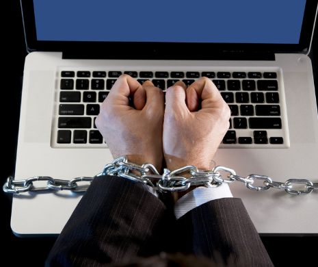 Dependența de rețelele de socializare, mai rea decât fumatul