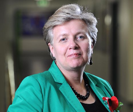 Directoarea de Fier care a trimis 200 de elevi acasă pentru că erau îmbrăcați fistichiu