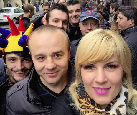 Elena Udrea, la coadă la vot la Paris: Este obligatoriu să se prelungească programul de votare!