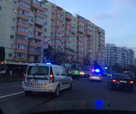Femeie de 71 de ani lovită de tramvai