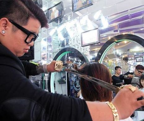 Frizerul VIETNAMEZ care a UIMIT lumea. Ce face cu o SABIE de samurai | VIDEO