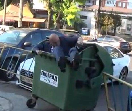 IMAGINI ULUITOARE: Ucrainenii își BAGĂ corupții la TOMBERON! La NOI ar mergel?