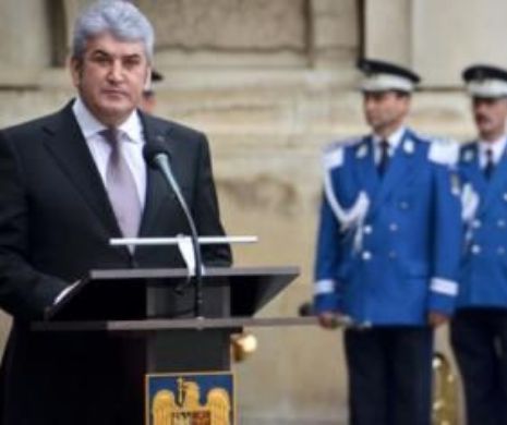 Mii de  ofițeri si subofițeri avansați de Oprea