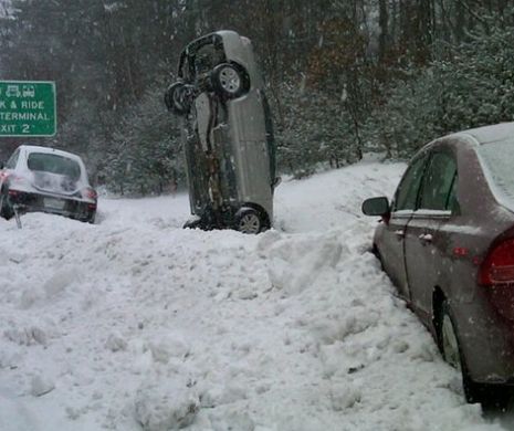 O FURTUNĂ de zăpadă a lăsat 300.000 de americani pe ÎNTUNERIC de Ziua Recunoștinței |GALERIE FOTO