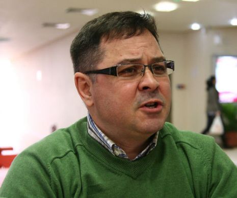 Senatorul Agrigoroaie susţine că este ameninţat cu moartea de un interlop şi cere sprijinul poliţiei şi al ministrului Oprea: "Mi-a sapat mormantul in curte". Ce a scris pe Facebook