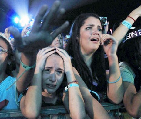 SOCANT! Un faimos cantaret a murit pe scena in timpul unui concert