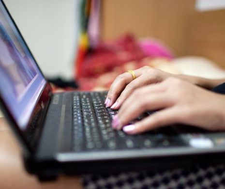 20% din comenzile online făcute de bărbaţi sunt destinate femeilor