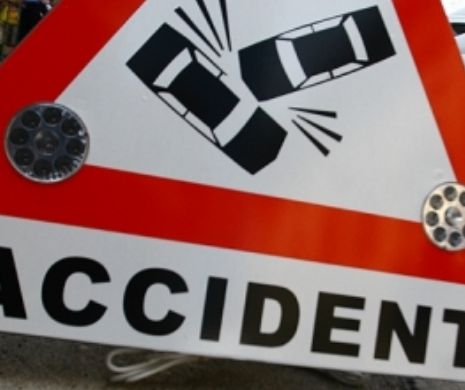 Accident în Argeş din pricina poleiului. Cinci persoane au fost rănite