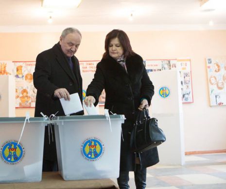 ALEGERI ÎN REPUBLICA MOLDOVA. Partidele pro-europene au mai multe voturi decât cele pro-ruse (rezultate parțiale). În România, comuniștii au luat 1% din voturi.