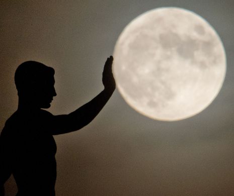 Ce influenta are LUNA asupra somnului? Se pare ca barbatii sunt mai LUNATICI decat femeile!