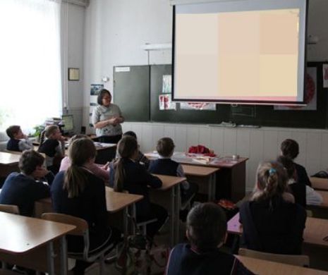 Elevii au primit înregistrări pornografice în locul cursurilor. Cine a comis această grețeală IMPARDONABILĂ