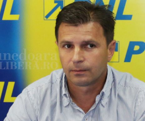 FRICA DE DNA! Vicepreşedintele Consiliului Judeţean (CJ) Hunedoara, Tiberiu Balint, a demisionat din funcție. Baronetul era cercetat pentru corupție în dosarul lui Moloț