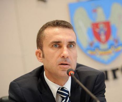 INTERCEPTĂRI DNA. Directorul -nabab din Primărie, aroganțe în fața soției după primea șpăgile uriașe:  "Trei ani de puşcărie, cinci, opt, nouă, cincişpe şi tot scap! Și?”