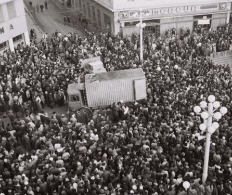 La Timișoara au sunat sirenele pentru a marca împlinirea a 25 de ani de când municipiul a fost declarat primul oraş liber de comunism din România | VIDEO