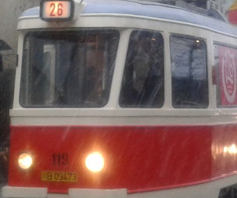 Paradă a tramvaielor de epocă în Capitală, la 120 de ani de la inaugurarea primei linii electrice | VIDEO