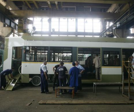 Percheziţii la RATB şi la persoane suspectate că au furat combustibil din patrimoniul regiei