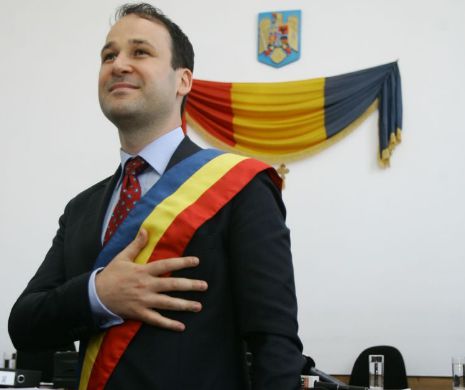 PETIȚIE împotriva primarului Robert Negoiță. 15 motive pentru care se cere demiterea edilului „roz”