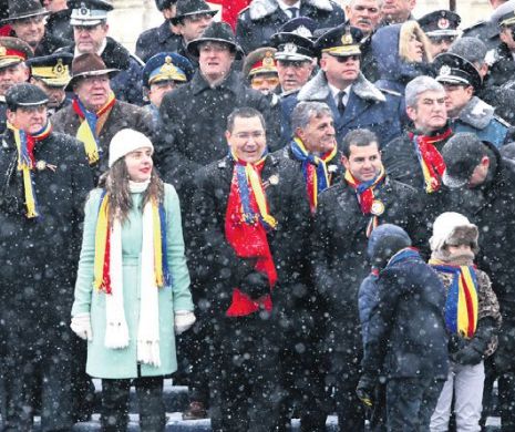 Record de participanţi la parada din Piaţa Constituţiei