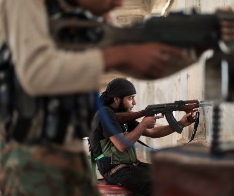 Românii care au fost tratați ca sclavii în Irak. Un compatriot i-a pus să muncească cu pușca la cap
