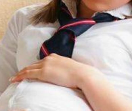 Șapte eleve, cu vârste de 13 și 14 ani, s-a întors însărcinate din tabără